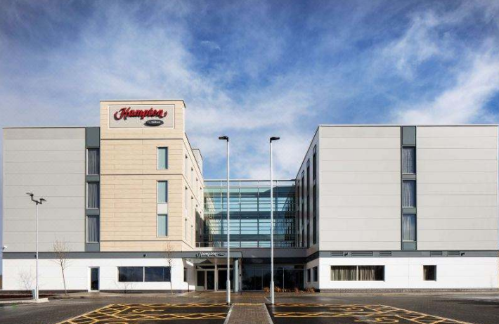 《尊龙·Z6在全球》系列报道之一——英国布里斯托机场希尔顿欢朋酒店